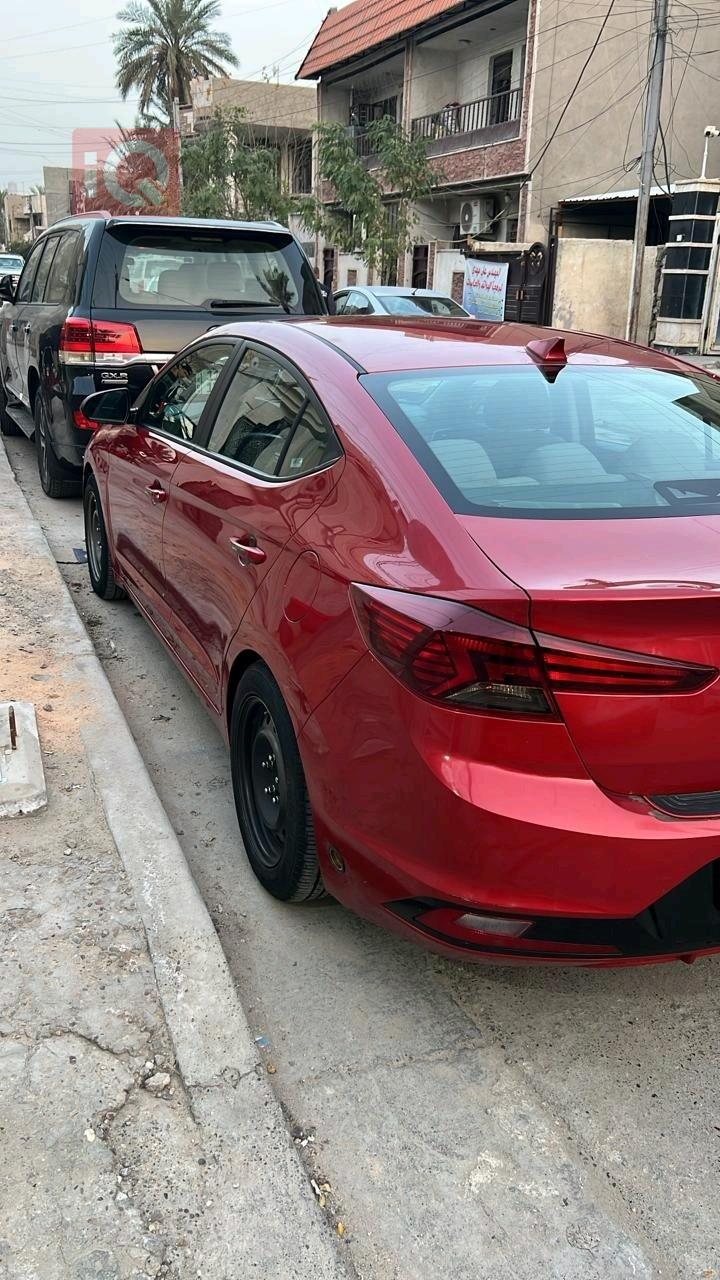 هیۆندای ئەلەنترا